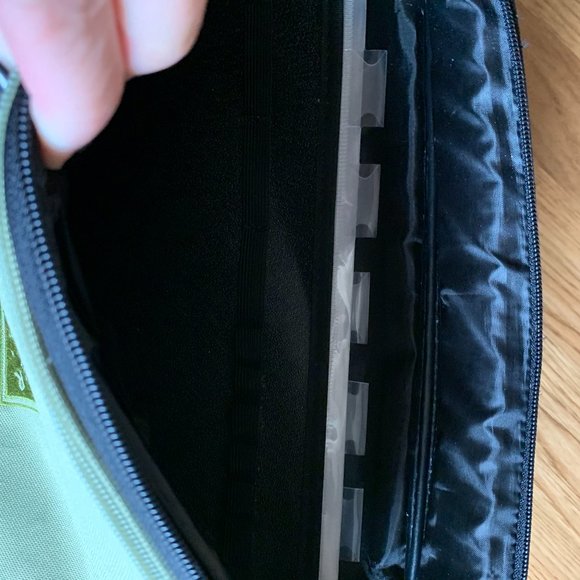 Karen Foster Softside Computer Bag - Picture 3 of 4